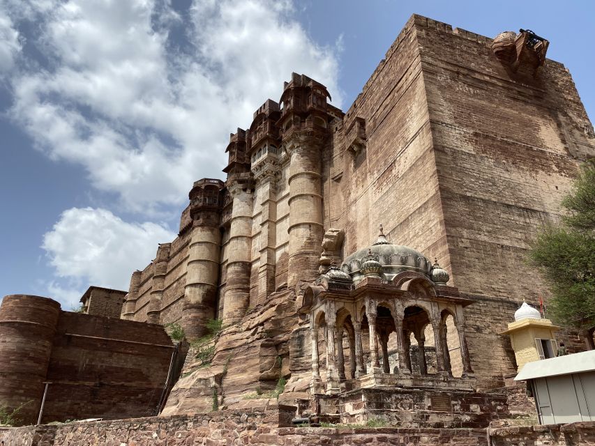 Jodhpur: Mehrangarh Fort and Blue City Private Guided Tour - Clock Tower and Sardar Market: Jodhpur at street level