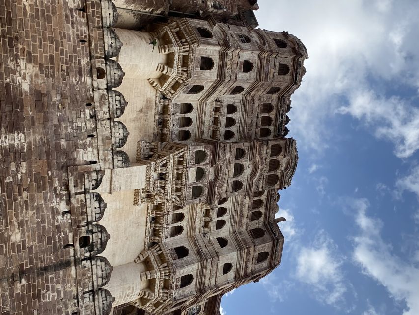 Jodhpur: Mehrangarh Fort and Blue City Private Guided Tour - Kunj Bihari Temple and the details beneath the surface