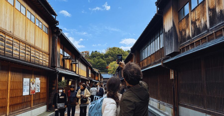 Kanazawa: Half-Day Private Tour - Garden, Castle, Geisha - Starting at Oyama Shrine’s remarkable gate