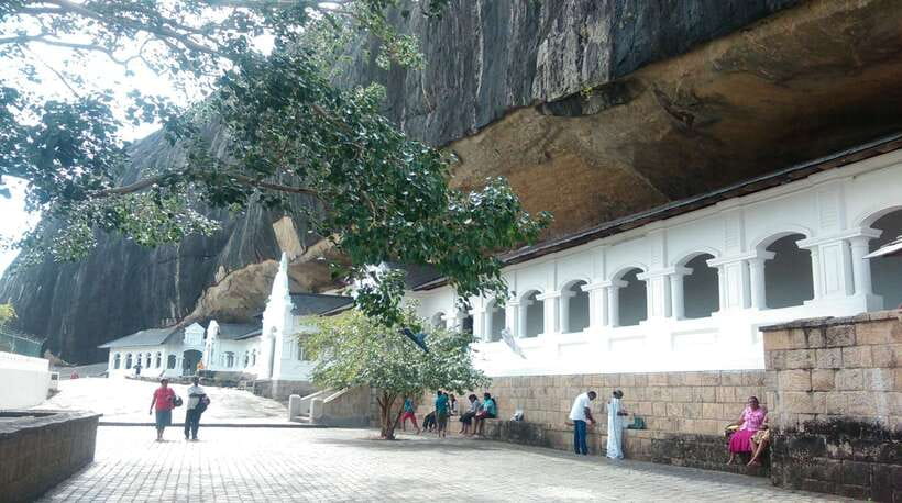 Kandy: Sigiriya Fortress & Cave Temple Full Day Private Tour - What the private format really gives you