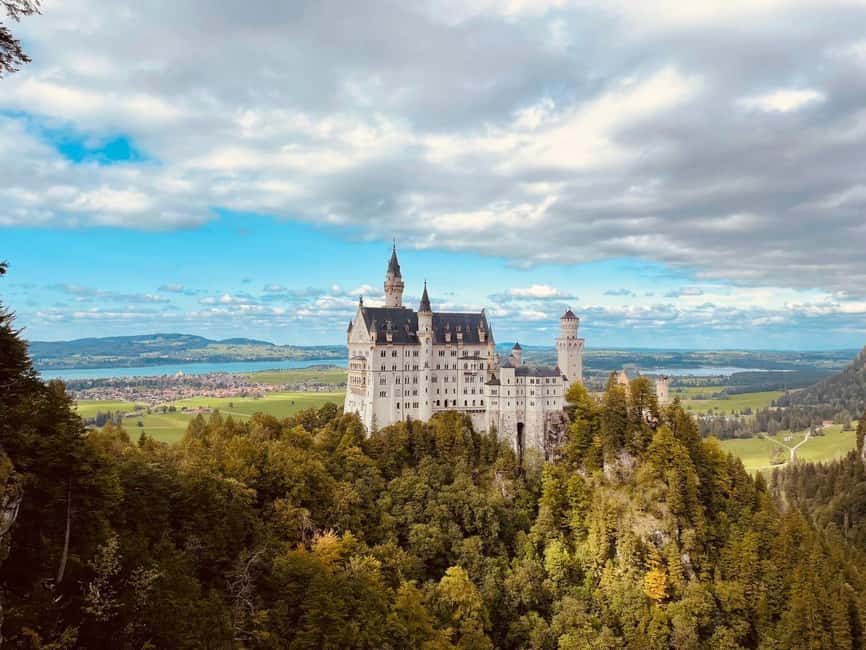 Kombi Ticket Neuschwanstein and Hohenschwangau Castle - Why visit both Bavarian castles?