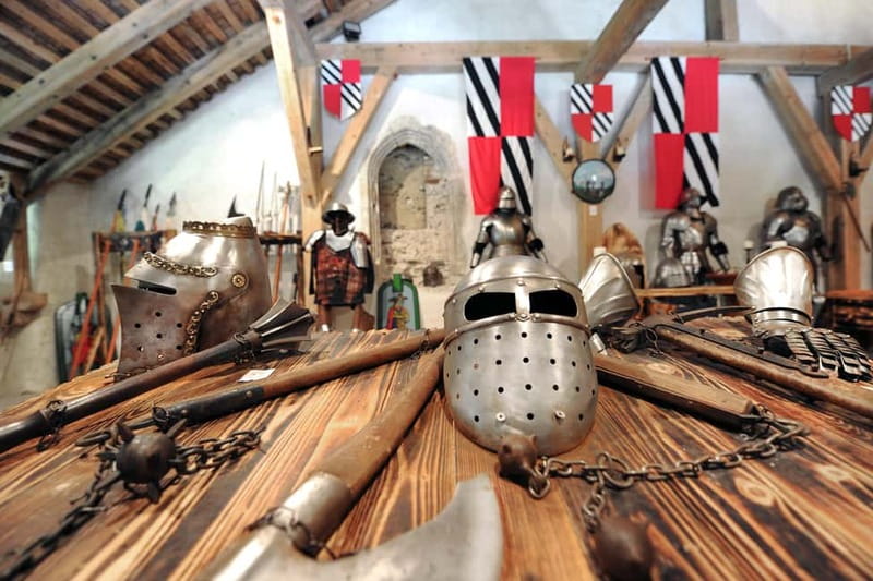 Koper/Trieste: Postojna Cave & Predjama Castle Tour & Ticket - A short ride to Predjama Castle