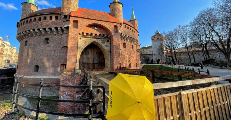 Kraków: Old Town & Wawel Castle Walking Tour in English - Why this route works so well in Kraków