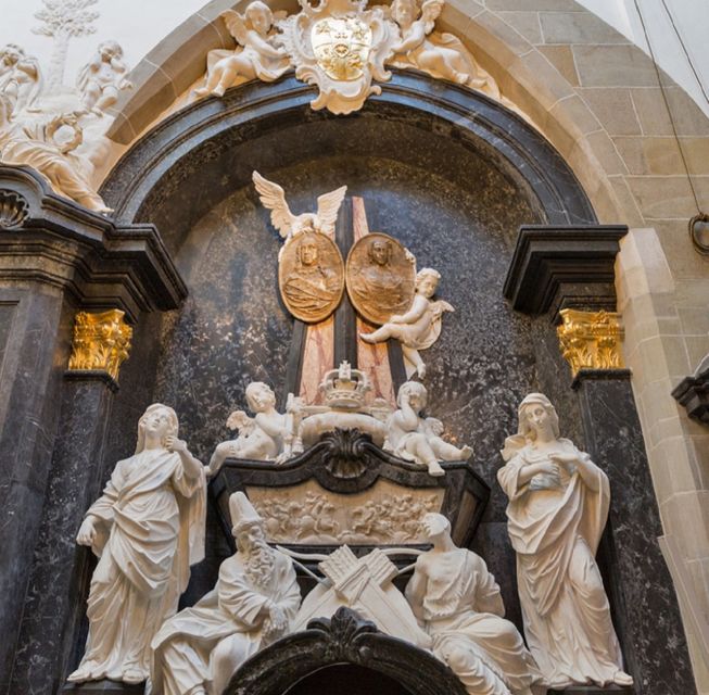 Krakow: Wawel Castle and Cathedral Guided Tour - Should you book the Wawel Castle and Cathedral tour?