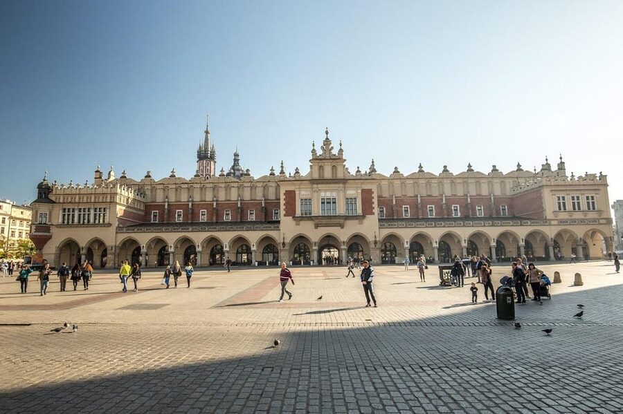 Krakow: Wawel Castle & Cathedral, Old Town & City Basilica - Who will get the most from this tour