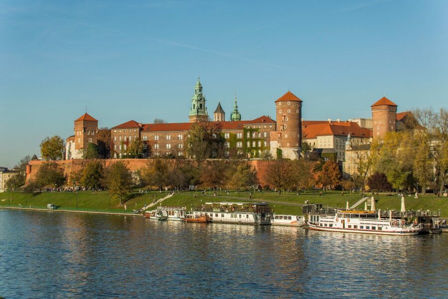 Krakow: Wawel Castle, Cathedral, Rynek Underground & Lunch - Lunch, with a useful warning about the route