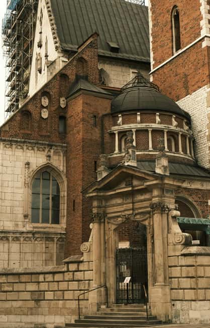 Krakow: Wawel Guided Tour – Cathedral and/or Castle - Why Wawel works so well as a guided visit