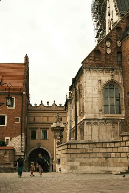 Krakow: Wawel Guided Tour – Cathedral and/or Castle - Should you book it?