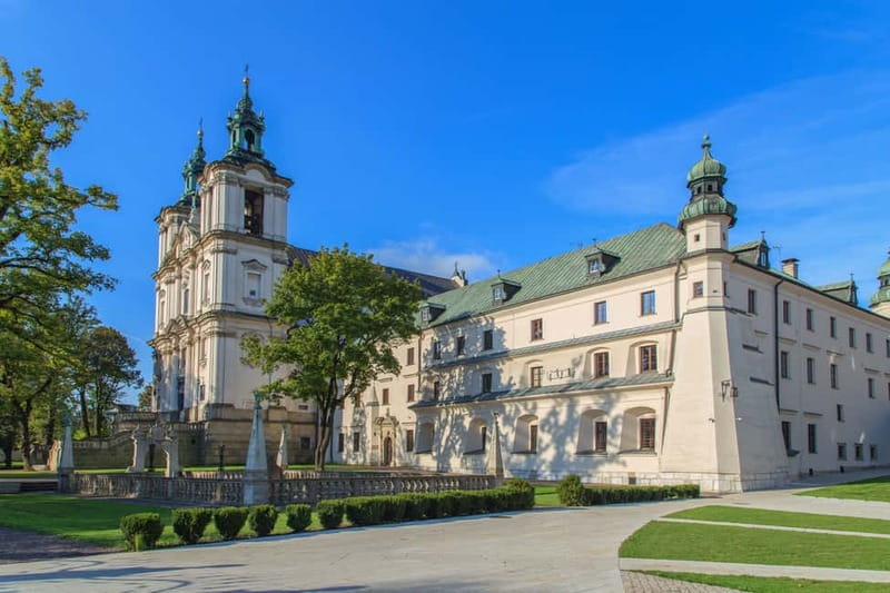 Krakow: Wawel Hill Audioguide Tour - Who should book this Wawel tour?