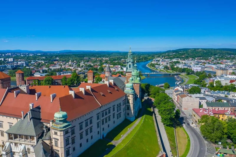 Krakow: Wawel Hill Audioguide Tour - Group size, accessibility, and timing