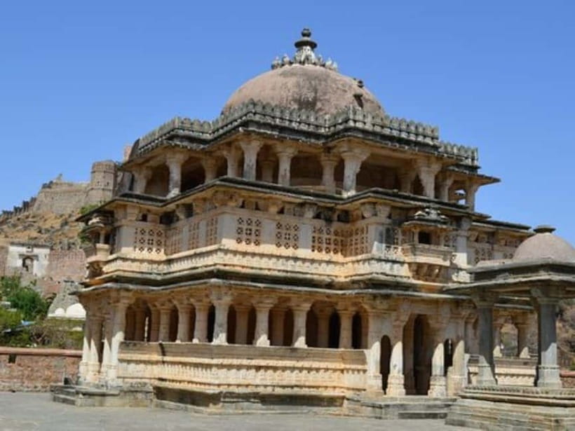 Kumbhalgarh Fort & Ranakpur Jain Temple Tour From Udaipur - The Fort Guide And The Value Of Local Context