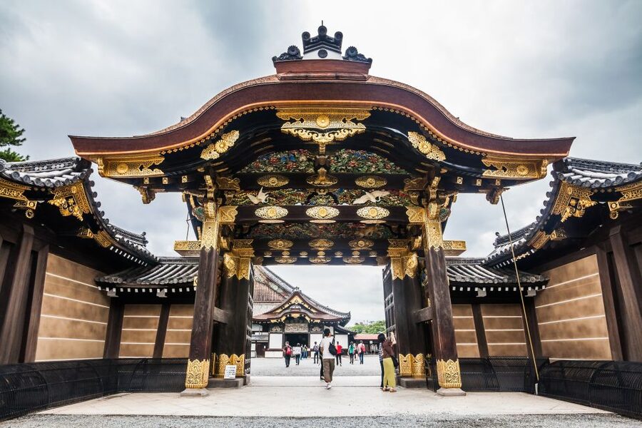 Kyoto: Imperial Palace & Nijo Castle Guided Walking Tour - The walk to Kyoto Imperial Palace