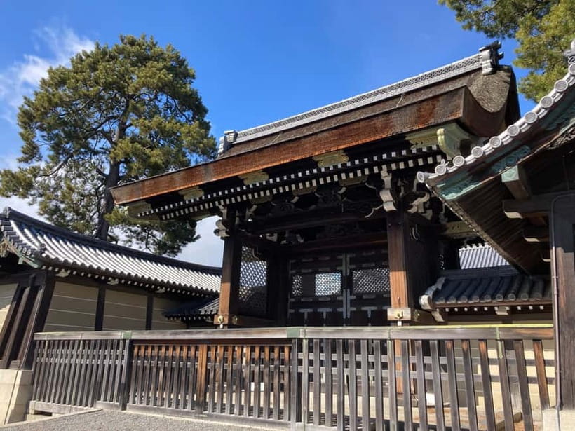 Kyoto: Nijo Castle and Kyoto Imperial Palace Guided Tour - Why this pairing works so well in Kyoto