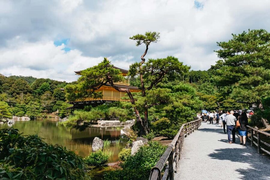 Kyoto: Nijo Castle, Kiyomizu & Fushimi Inari Guided Tour - Kyoto in one day: the key points