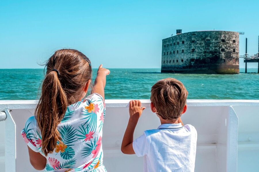 La Rochelle: Boat trip to Fort Boyard (2h00) - A Spacious, Heated Boat for the Open Water