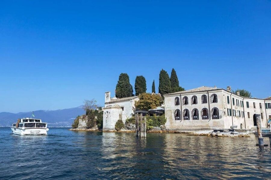 Lake Garda: Historic Castle Cruise with Wine Tasting - Garda, Punta San Vigilio, and the changing shoreline