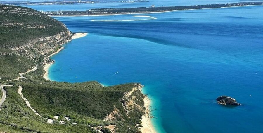 Lisbon: Arrábida & Sesimbra w/ Palmela Castle & Wine Tasting - The Arrábida road above the coast