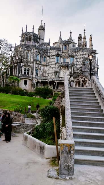 Lisbon: Pena Palace, Moorish Castle, Monserrate & Cabo Roca. - The guide and vehicle experience