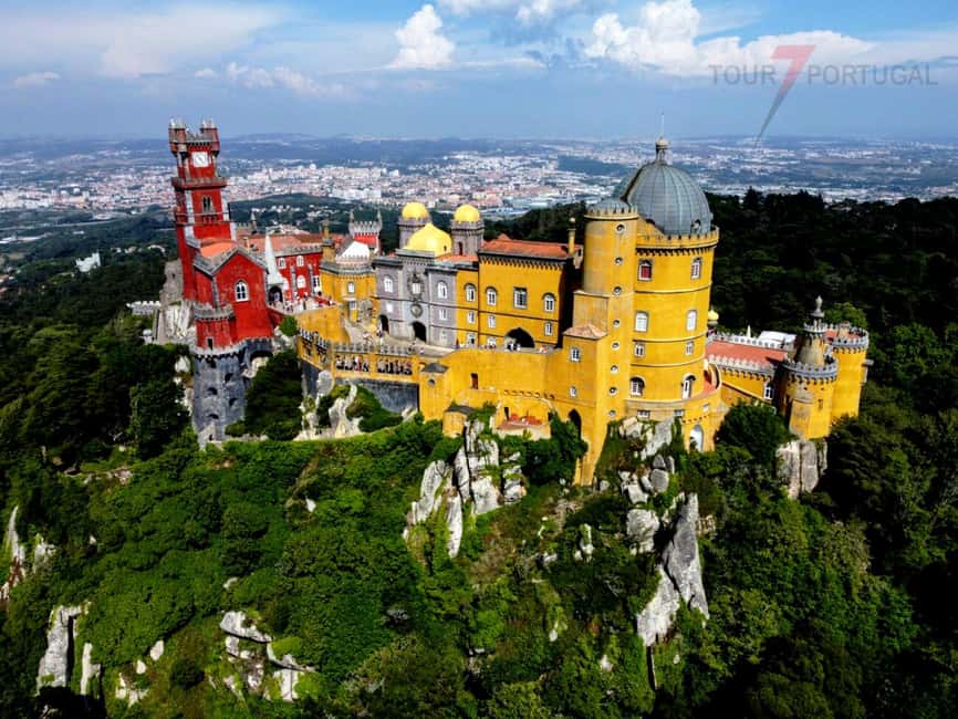 Lisbon: Pena Palace, Qta Regaleira, Moorish Castle & Cascais - Walking the Moorish Castle walls