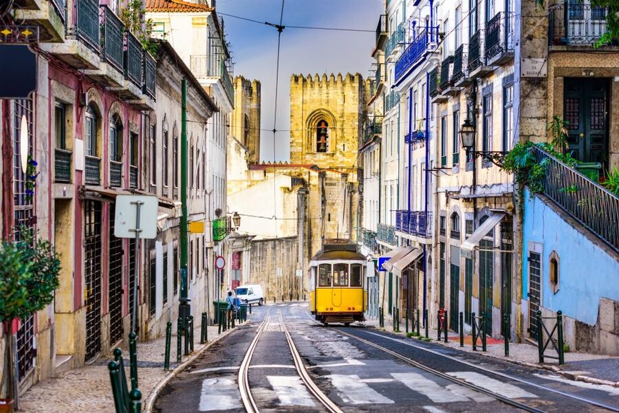 Lisbon: Saint George's Castle Entry & City Self-Guided Tours - Key points to know before booking