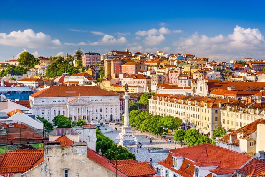 Lisbon: Saint George's Castle Entry & City Self-Guided Tours - What this Lisbon package actually includes