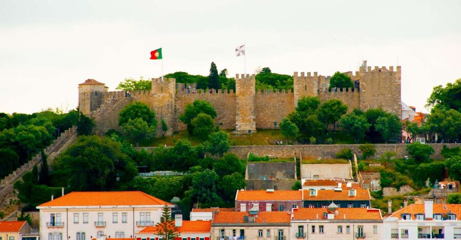 Lisbon: Saint George's Castle Entry & City Self-Guided Tours - Small details that improve the day