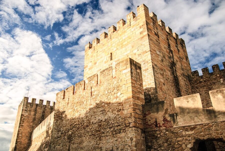 Lisbon: Sao Jorge Castle Skip-the-Line Ticket with Guide - Why São Jorge Castle deserves your time