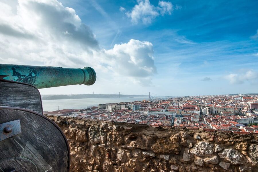 Lisbon: Sao Jorge Castle Skip-the-Line Ticket with Guide - The 15-minute introduction, and why it matters