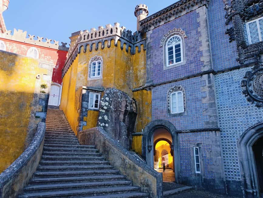 Lisbon: Sintra, Pena, Moorish Castle, Cabo Da Roca & Cascais - Taking a proper break in Sintra town