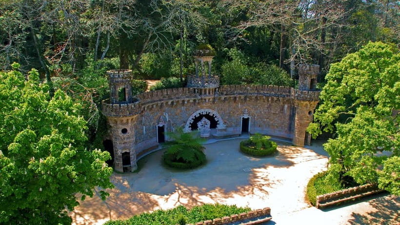 Lisbon: Sintra, Pena, Moorish Castle, Regaleira & Cascais - Sintra old town and the pastry break