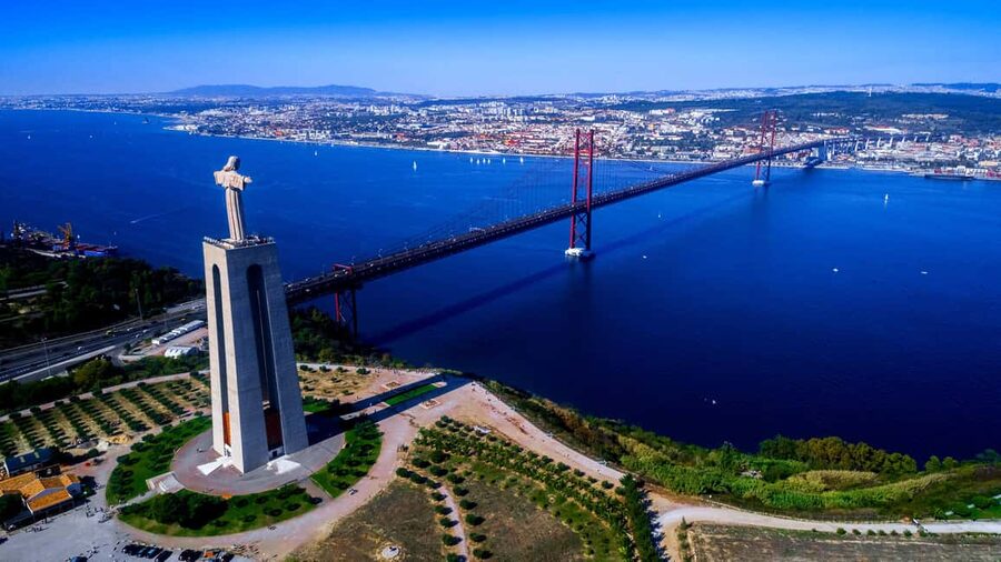 Lisbon Tour: Cristo Rei, Belem, São Jorge Castle, 360°View. - Belém’s Manueline monuments and the famous custard tart