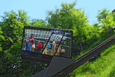Ljubljana: Guided Walk & Funicular Ride to Ljubljana Castle