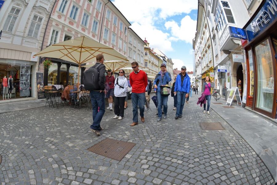 Ljubljana: Guided Walk & Funicular Ride to Ljubljana Castle - The guides make the difference