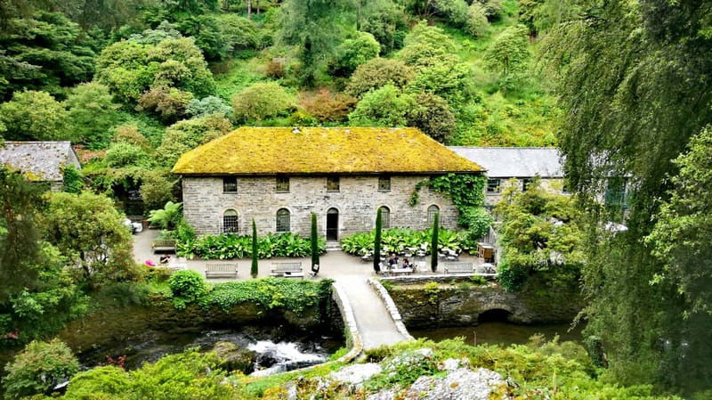Llandudno: Snowdonia Bodnant Gardens & Castles Private Tour - Pen-y-Pass and the mountain road