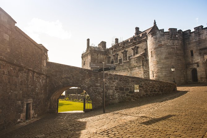 Loch Lomond, Kelpies & Stirling Castle Tour Including Admission - The mini-coach and the guide make the difference
