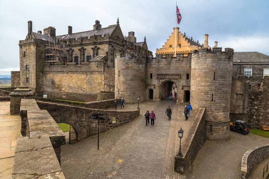 Loch Lomond, Stirling Castle, & Kelpies Tour from Edinburgh - Who should book this tour