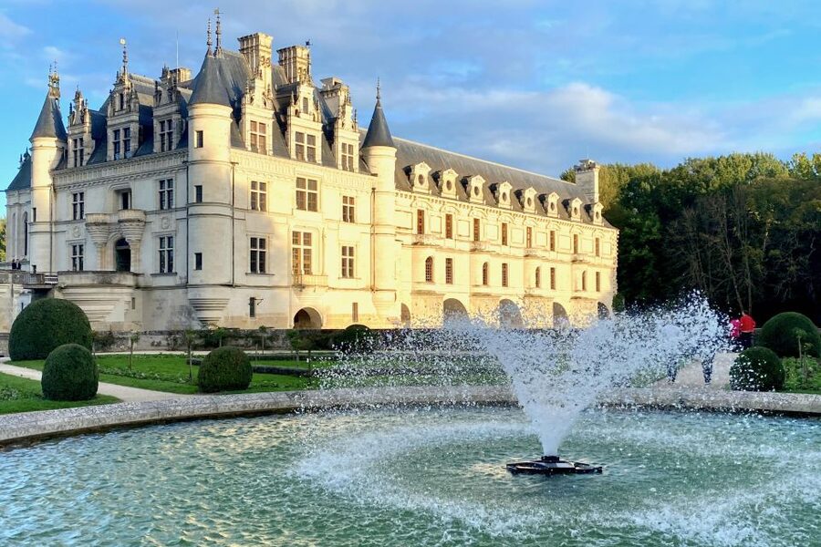 Loire Valley Castles: Chenonceau, Amboise & Da Vinci Trip - The ride from Paris: easy, but not short