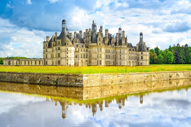 Loire Valley Castles Trip with Chenonceau and Chambord from Paris - Chambord: grand scale and a famous staircase