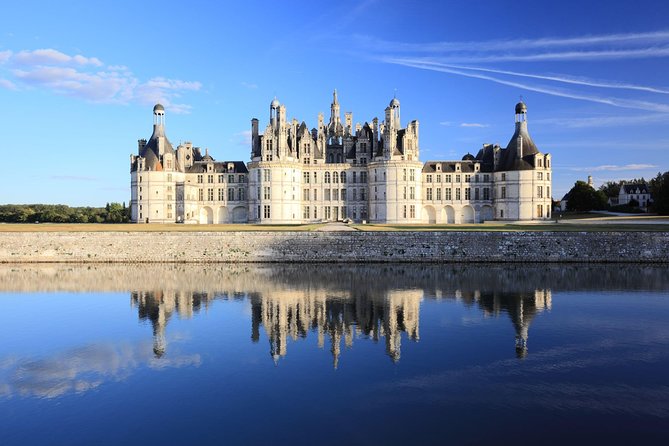 Loire Valley Castles Trip with Chenonceau and Chambord from Paris - Lunch, pacing, and physical effort