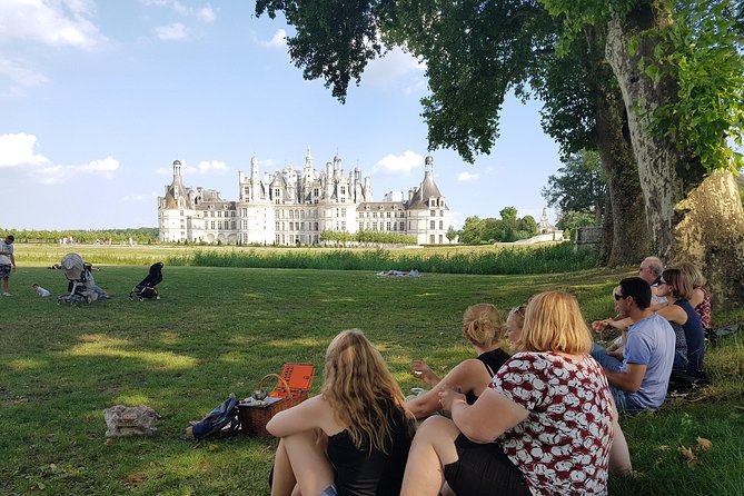 Loire Valley Day Tour Chambord and Chenonceau plus Lunch at a Private Castle - The long day, the van, and the practical tradeoffs