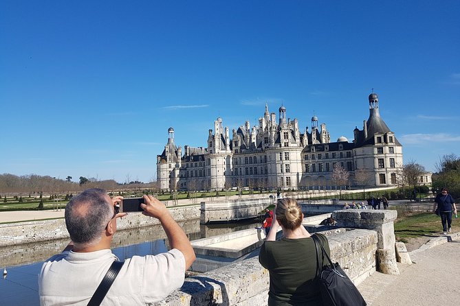 Loire Valley Day Tour Chambord and Chenonceau plus Lunch at a Private Castle - Who gets the best value from this tour