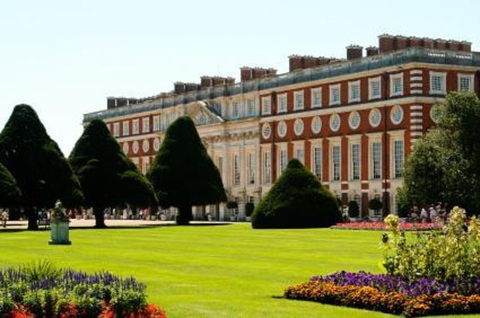 London, Windsor Castle, Hampton Court Palace with Free Snack Pack - Key points at a glance