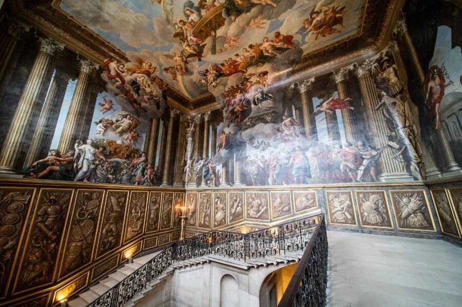 London: Windsor Castle & Henry VIII's Hampton Court Palace - Windsor Castle, a living royal residence