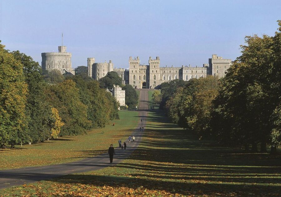 London: Windsor Castle & Henry VIII's Hampton Court Palace - Who should book this day trip?