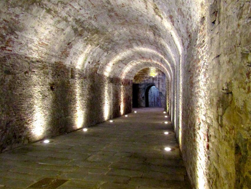 Lucca: Renaissance City Walls Walking Tour - How the military story unfolds