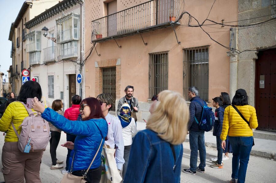 Madrid: Segovia and Toledo Tour, Alcazar, and Cathedral - Weather and what to pack