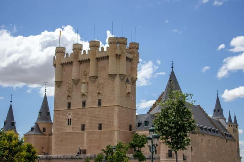Madrid: Segovia & Ávila Full Day with Alcázar & Wall Tickets - Segovia begins with the Roman Aqueduct