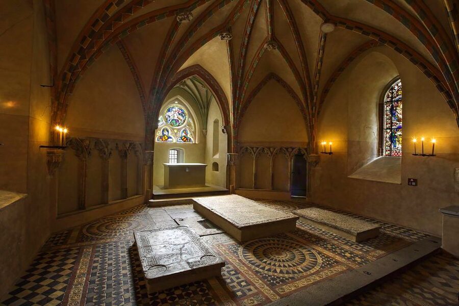 Malbork Castle Half Day Private Tour - Three hours inside, six hours door to door