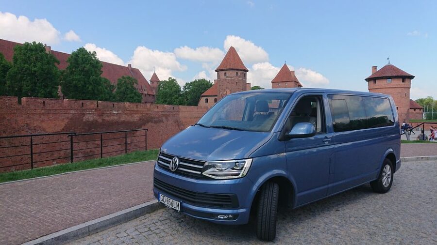 Malbork Castle: Private Tour from Gdansk, Sopot or Gdynia - First sight of the brick fortress