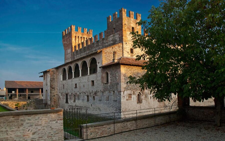 Malpaga Castle guided tour - Rules that protect the castle interiors